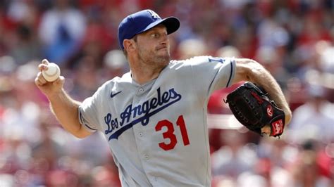 Dodgers face the Cardinals with 1-0 series lead